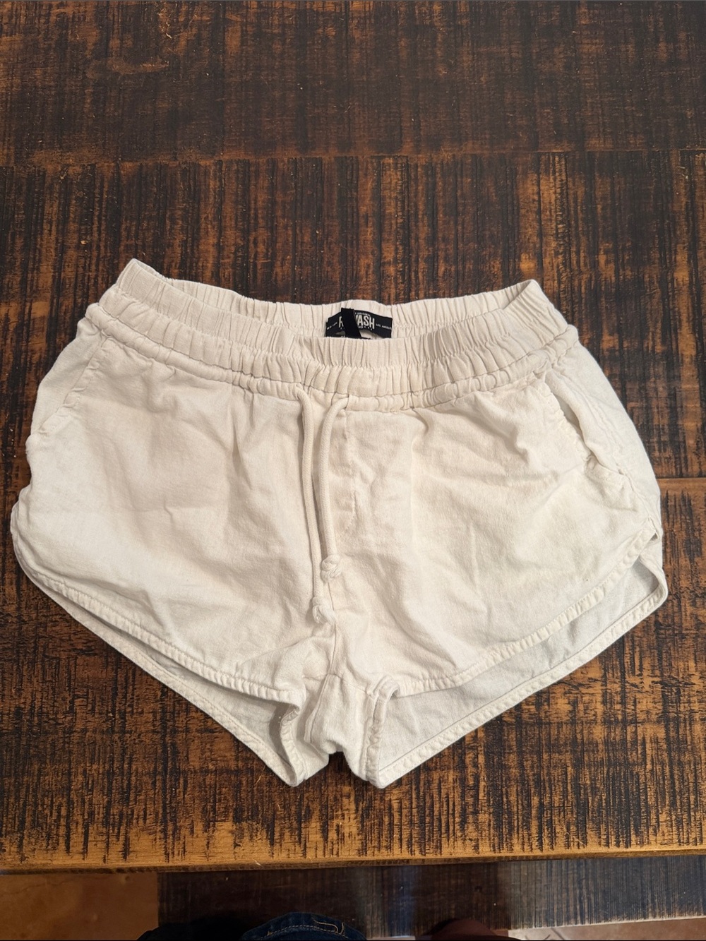 Blank White Elastic-Waist Women’s linen Shorts